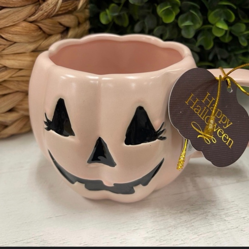 Pink Halloween Pink Pumpkin Jack-o'-lantern Girl
Ceramic Coffee mug NWT
